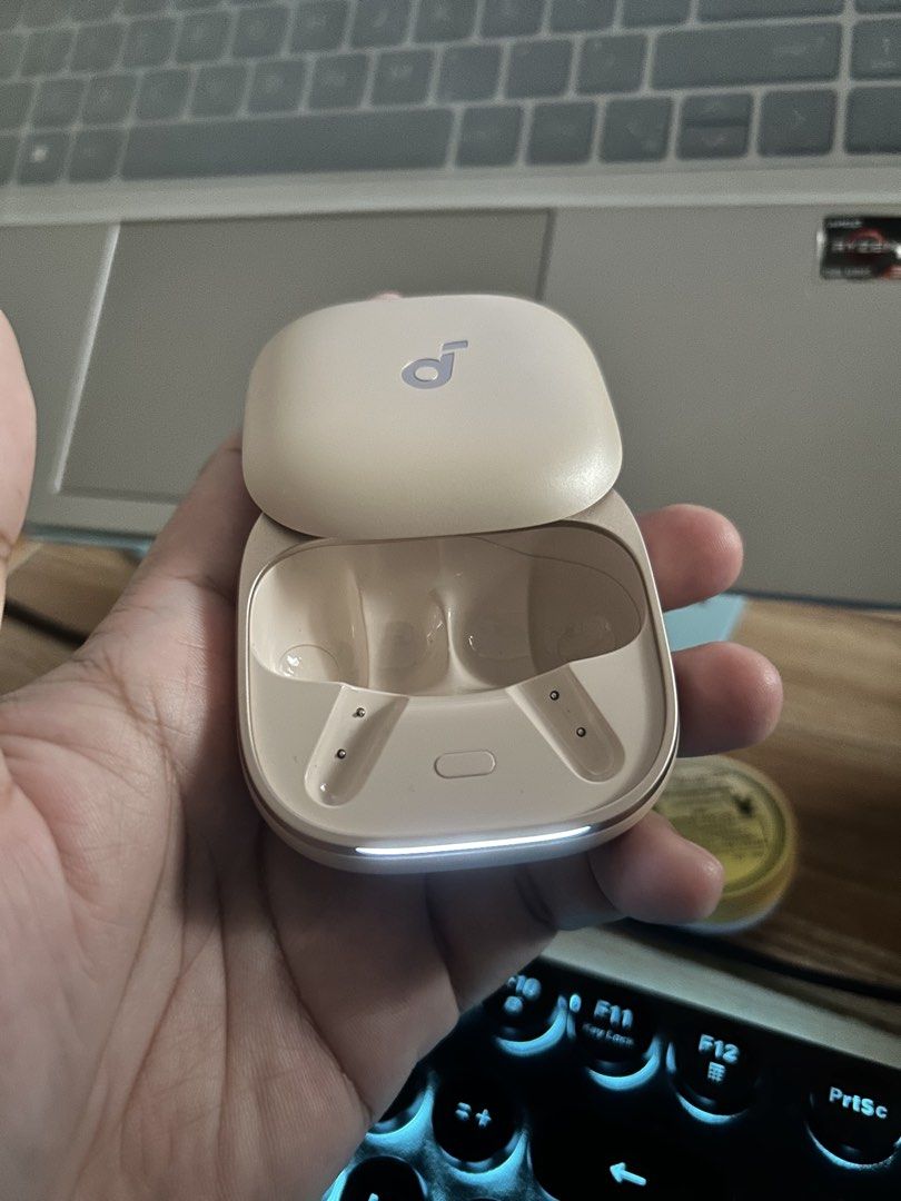 Anker Soundcore Liberty 5 (Category: Earphones) located in Manila. Submitted by kath00202 (Listing ID 1467600892, Image 2). Description: - Authentic Anker Soundcore charging case in a chic beige color - no issue - with dolby sound - active noise cancellation - good for calls With free case.