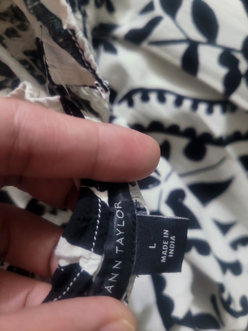 Ann Taylor Top (Category: Blouses) located in Los Banos. Submitted by lopecruz (Listing ID 1467467232, Image 3). Description: armpit : 19" length : 24" like new, no flaws S-M.