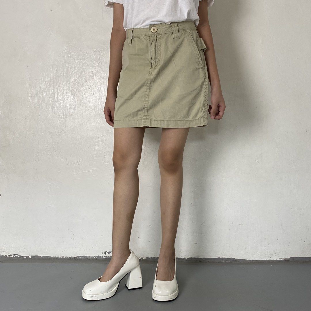 Anoname 🌸 | Beige Multi Pockets Denim Mini Skirt (Category: Skirts) located in Bulacan. Submitted by orc.ph (Listing ID 1467440130, Image 3). Description: Anoname 🌸 | Beige Multi Pockets Denim Mini Skirt Material Used: Cotton - Beige - Belt Loop attached - Multi Pockets - Denim - Zipper and Button Closure - Mini Skirt - Casual - Semi Formal - Not Garterized ‎-Size: M ‎-Waistline: 28" ‎-Length: 15" ‎-Model: ‘’5’0, Waistline 28- Small to Medium F