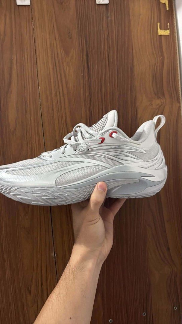Anta/ Shockwave 8 (Category: Sneakers) located in Manila. Submitted by leonard230 (Listing ID 1467406276, Image 2). Description: Brandnew Srp: 7,595 size 9.5.