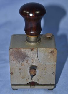(Category: ) located in . Submitted by d.vintagecorner (Listing ID 1467363310, Image 1). Description: .