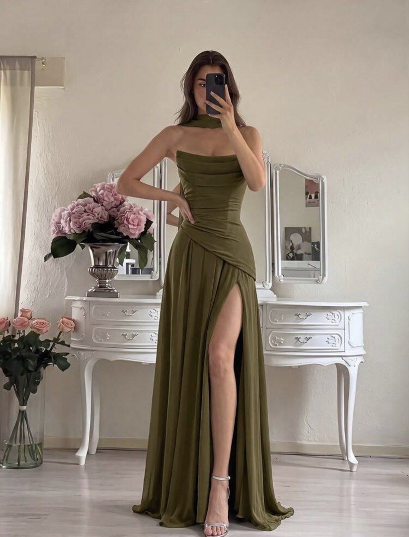 Army Green Gown (Category: Evening dresses & gowns) located in Manila. Submitted by mitsukou (Listing ID 1467540725, Image 1). Description: BRAND NEW. BRAND NEW. NEVER USED. Mali ako ng napiling kulay! I’m attending a wedding and this is the wrong color motif for the palette. .
