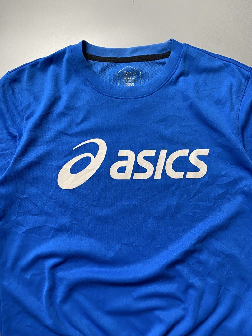 Asics Drifit Shirt - Size Small (Category: Activewear) located in Cebu City. Submitted by maicoh230 (Listing ID 1467511673, Image 2). Description: Asks Drifit Shirt. Good Condition. Nice for Pickle, or Tennis. ▫️ Condition: 9/10 ▫️ Color: 8.9/10 ▫️ Size: Small ▫️ Dimensions: W19 L23 ▫️ Flaw/s: Minimal Discoloration back neck 🛒 Mine: 450 REMINDERS 📍 Cebu City 💳 Payment First Policy 📦 J&T | Maxim (Within Cebu) 📸 Color may vary slightly due to 