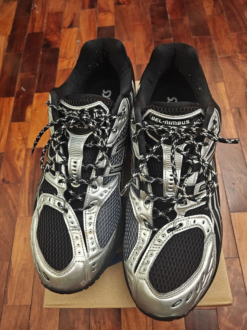 Asics Gel Nimbus 10.1 Black Silver (Category: Sneakers) located in Muntinlupa City. Submitted by joeldimayuga11 (Listing ID 1467428992, Image 2). Description: - Model: Asics Gel Nimbus 10.1 ( bought in korea, Korea exclusive colorway) - Colorway: Black and Metallic Silver - Cushioning: Gel units in the midsole for all-day comfort - Condition: Excellent - Inclusion: Comes with replacement box.