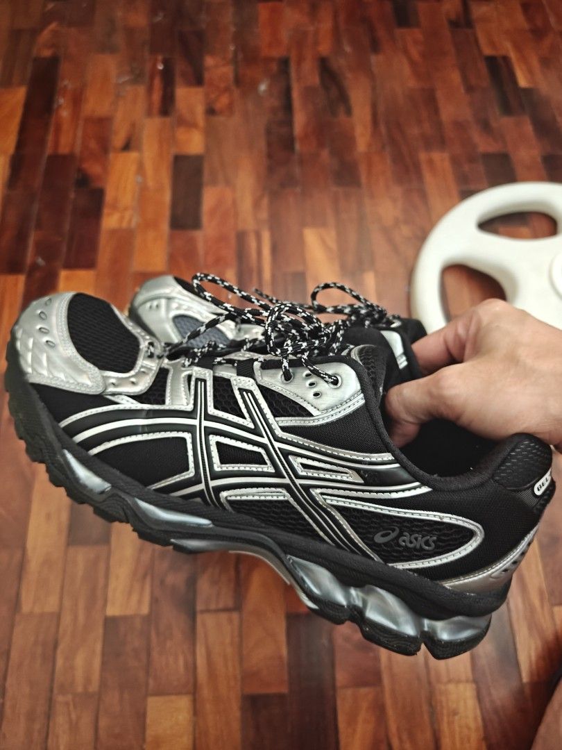 Asics Gel Nimbus 10.1 Black Silver (Category: Sneakers) located in Muntinlupa City. Submitted by joeldimayuga11 (Listing ID 1467428992, Image 1). Description: - Model: Asics Gel Nimbus 10.1 ( bought in korea, Korea exclusive colorway) - Colorway: Black and Metallic Silver - Cushioning: Gel units in the midsole for all-day comfort - Condition: Excellent - Inclusion: Comes with replacement box.