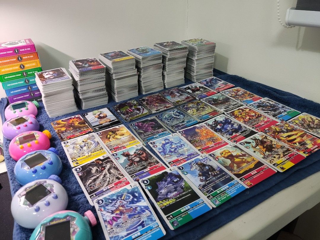 Assorted characters (Category: Raw Singles) located in Paranaque City. Submitted by tamahatchery (Listing ID 1467538462, Image 1). Description: Digimon TCG Bulk Sale C/UC/R Please read: - chinese language - a lot of common dupes (please manage expectations) - bt21 to bt25 (most bt21) - 7 rares - a couple of UC and mostly C - 1800-2000pcs, idk, I placed bicycle cards at the far left to estimate, far left side seems to be like around 250pcs+ cards 