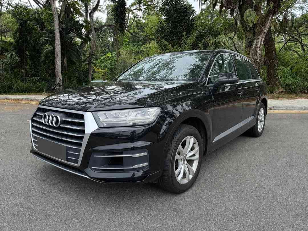 Audi Q7 2.0 40 TFSI quattro Tip 7-Seater (A) (Category: Used Cars) located in Singapore. Submitted by carousell_certified_partners (Listing ID 1467531310, Image 2). Description: Cheapest Q7 in the market! Best Spacious 7 Seaters vehicle for short term driving for this High Coe period! Cars drive perfectly well, which comes with 1 Year Engine Warranty! Call Terence Now for Test drive/ viewing before its snatch away! Features: 2.0L 4 Cylinder Inlin