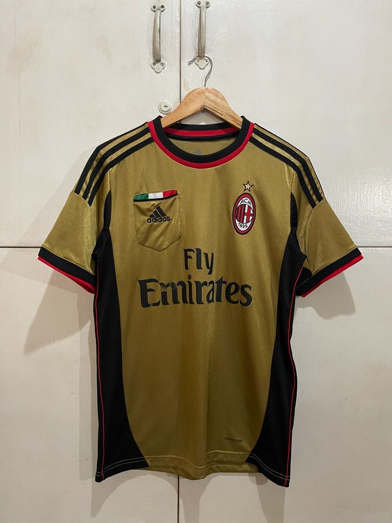 AUTHENTIC ADIDAS AC MILAN 'FLY EMIRATES' JERSEY SHIRT (Category: Tshirts & Polo Shirts ) located in Manila. Submitted by ako.si.lemmor (Listing ID 1467415366, Image 1). Description: This item is authentic but thrifted, manage your expectation. Dimes: 20X27.5 (L) Condition: 8.5/10 Issue: Cut wash tag and code, print fade on some letters Ship at your own cost or pickup Mandaluyong..