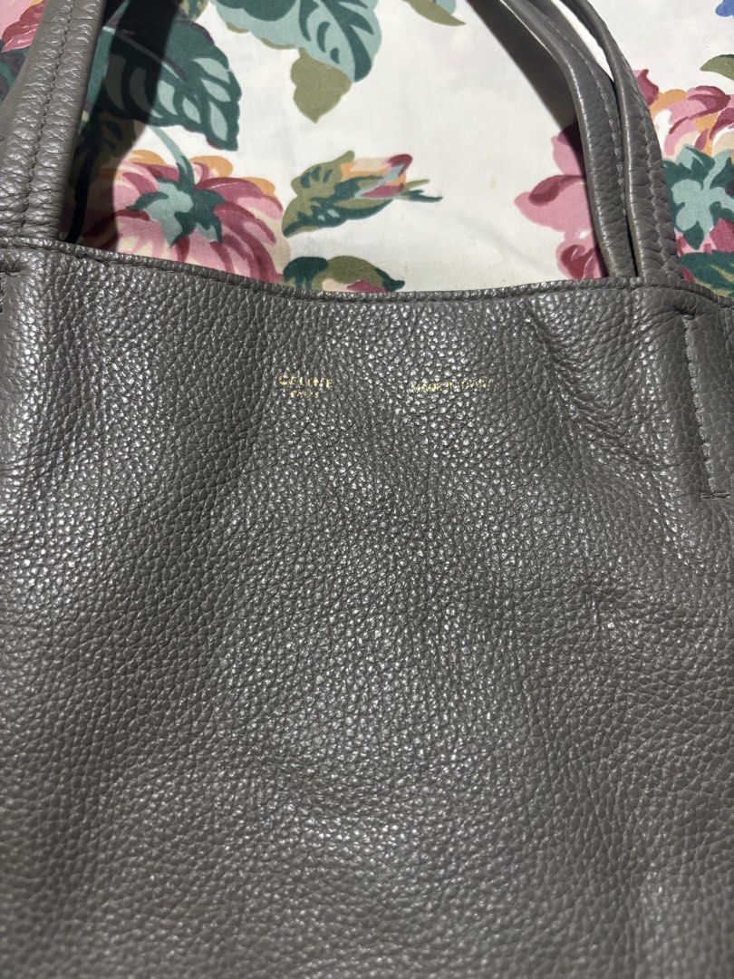 Authentic Celine Tote Bag (Category: Luxury Bags & Wallets) located in Quezon City. Submitted by jhaediah (Listing ID 1467518000, Image 2). Description: Authentic Issue inside No inclusion.