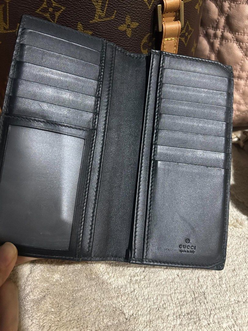 Authentic Gucci Lion Med size wallet (Category: Luxury Bags & Wallets) located in Quezon City. Submitted by jhaediah (Listing ID 1467518265, Image 3). Description: No inclusion Authentic No flaws.