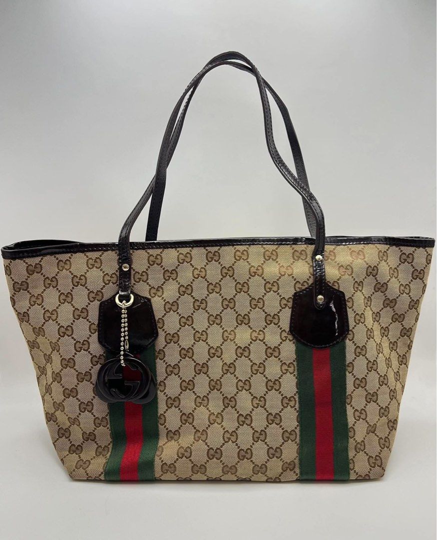 Authentic Gucci tote (Category: Tote Bags) located in Cagayan de Oro. Submitted by borse_de_amore (Listing ID 1467418587, Image 2). Description: Authentic Gucci tote Rank A no issues. 🏷️15k.