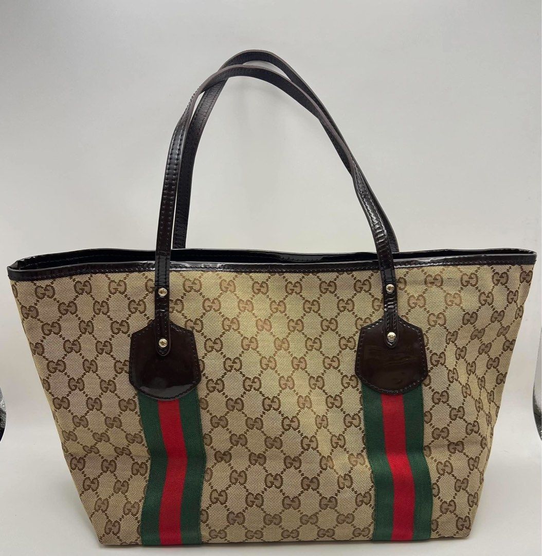 Authentic Gucci tote (Category: Tote Bags) located in Cagayan de Oro. Submitted by borse_de_amore (Listing ID 1467418587, Image 1). Description: Authentic Gucci tote Rank A no issues. 🏷️15k.