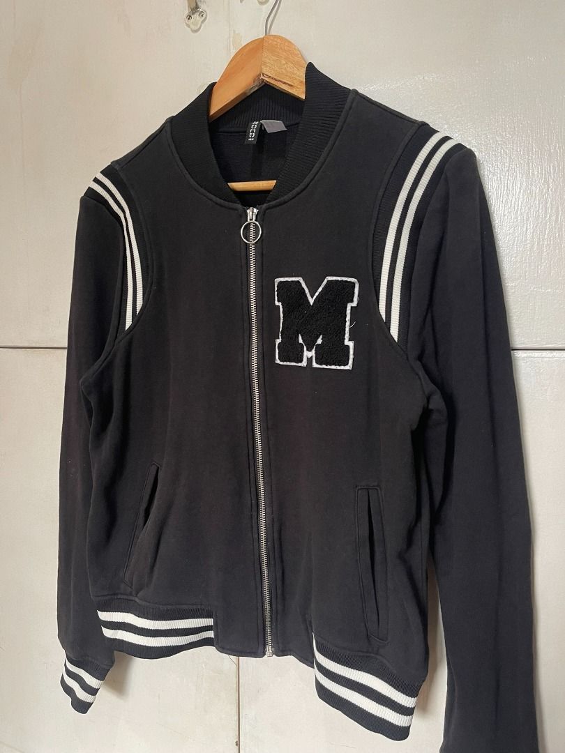 AUTHENTIC H&M DIVIDED 'M-PATCH' BOMBER JACKET (Category: Coats, Jackets and Outerwear) located in Manila. Submitted by ako.si.lemmor (Listing ID 1467436433, Image 2). Description: This item is legit but thrifted, manage your expectation. Dimes: 19X24 (S) Color rate: 8.5/10 Issue: Need wash, minimal stains Shipping at your own cost or pickup Mandaluyong..