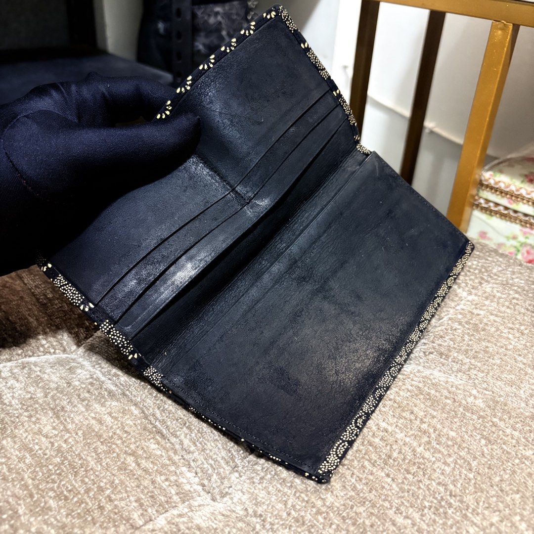 Authentic Indenya Deerskin Long Wallet (Category: Wallets & Card holders) located in Binangonan. Submitted by makoleksyon (Listing ID 1467564432, Image 2). Description: Excellent condition Like new No flaws Bought in Japan 💯% Authentic Money back guarantee .