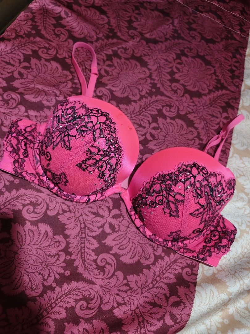 Authentic La Senza Canada Tops Size 36B/34C (Category: Undergarments & Loungewear) located in Bulacan. Submitted by prettyfindsby_j (Listing ID 1467600773, Image 3). Description: ✨ AUTHENTIC LA SENZA BRAS FROM CANADA ✨ 🔥 BUDGET DEAL: ₱300 EACH | TAKE ALL FOR ₱850! 🔥 Selling these preloved authentic La Senza tops/bras imported from Canada. Perfect budget finds for a premium brand! Take your pick or grab the bundle deal: 🌸 1. Floral & White • Si