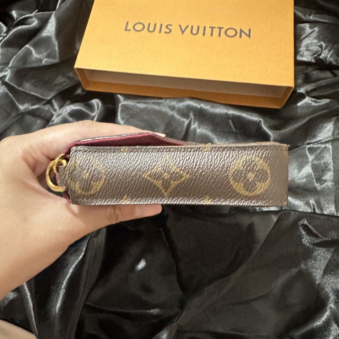 Authentic Louis Vuitton Felicie Pochette Monogram (Category: Luxury Bags & Wallets) located in Manila. Submitted by raidmyclosetmnl (Listing ID 1467498005, Image 3). Description: - Classic Louis Vuitton Félicie Pochette Monogram Canvas (CA3116) - Features iconic LV print - Includes a gold-tone chain strap - Comes with original Louis Vuitton box & dust bag - The removable zip pouch has a small color transfer (shown in the photo. not really obvious