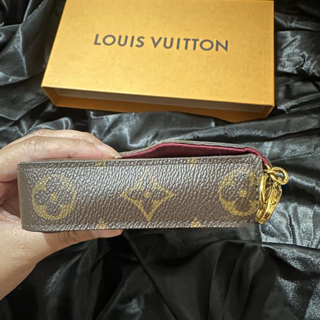 Authentic Louis Vuitton Felicie Pochette Monogram (Category: Luxury Bags & Wallets) located in Manila. Submitted by raidmyclosetmnl (Listing ID 1467498005, Image 2). Description: - Classic Louis Vuitton Félicie Pochette Monogram Canvas (CA3116) - Features iconic LV print - Includes a gold-tone chain strap - Comes with original Louis Vuitton box & dust bag - The removable zip pouch has a small color transfer (shown in the photo. not really obvious