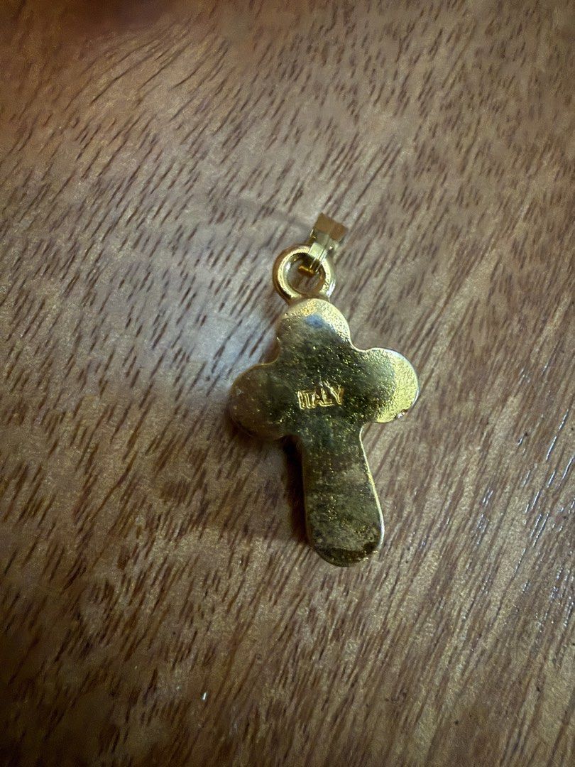 Authentic Murano Small Cross Pendant (Category: Charms) located in Iloilo. Submitted by dabyladaby2 (Listing ID 1467366044, Image 2). Description: From Italy Murano Cross.