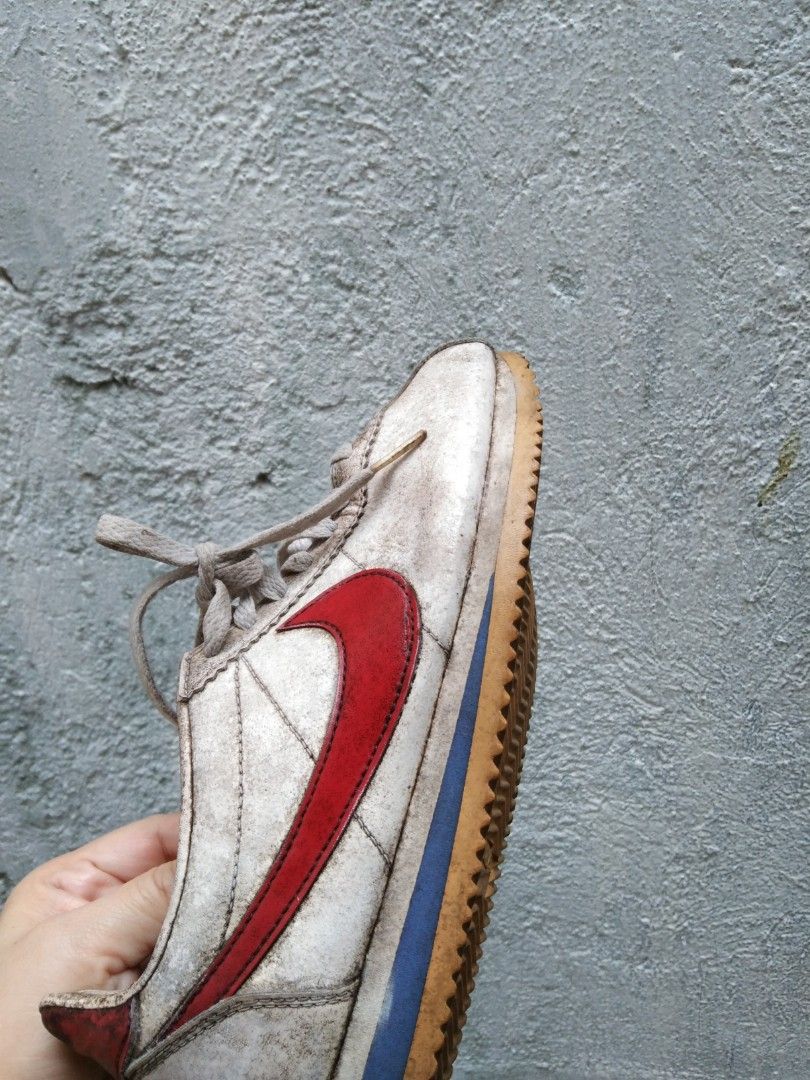 Authentic Nike shoes needs cleaning size 6.5 (Category: Sneakers) located in Quezon City. Submitted by eidorableshop (Listing ID 1467365003, Image 2). Description: .
