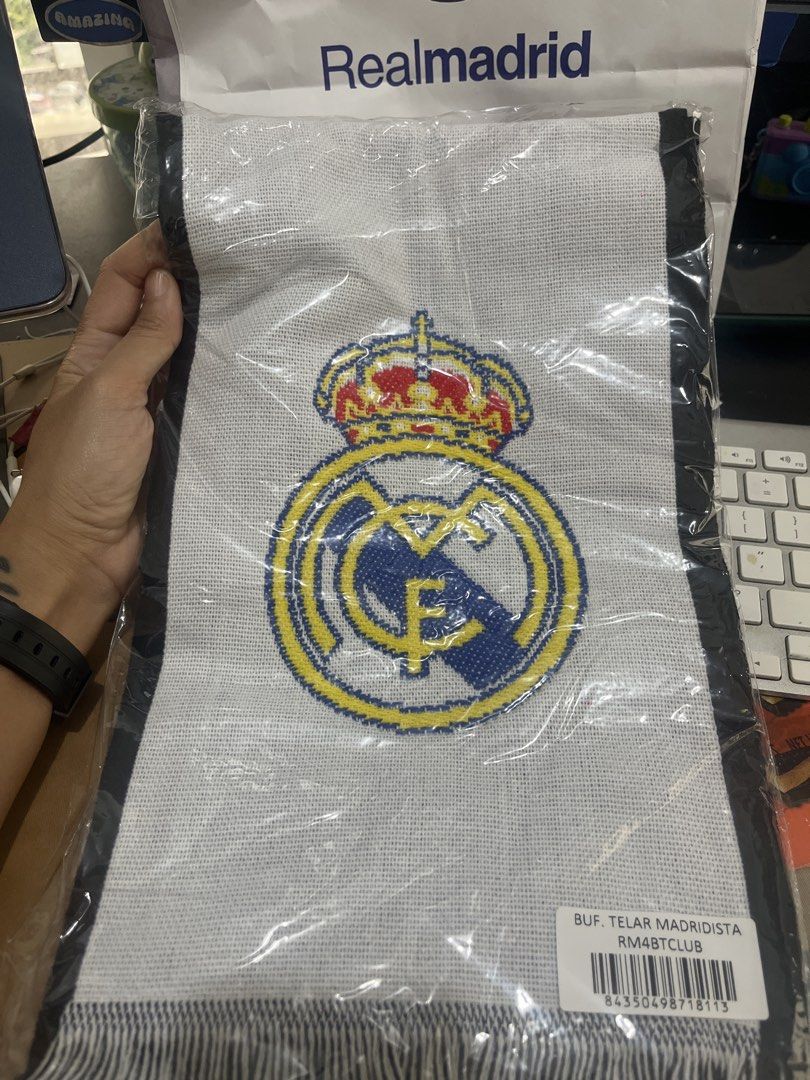 Authentic Real Madrid Madridista Scarf (Category: Scarves) located in Manila. Submitted by dundermifflin00 (Listing ID 1467439593, Image 1). Description: 100% original real madrid scarf. Came from madrid at the bernabeau stadium..