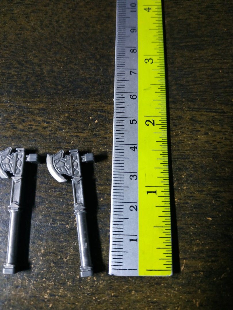Axe and knife mini weapons (Category: Toy Figures) located in Singapore. Submitted by edmond5525 (Listing ID 1467412708, Image 2). Description: selling all at $5 thank.