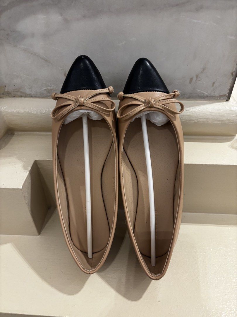 Aztrid Flat Shoes (Category: Flats & Sandals) located in Pasig City. Submitted by prelovedbyjoux (Listing ID 1467488347, Image 1). Description: AZTRID FLAT SHOES Size 7 (sakto sa 6.5) USED ONCE NO ISSUES with box ₱700 fixed j&t (large pouch) or lalamove 📍caniogan, pasig.