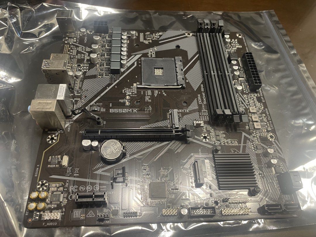 B550 motherboard am4 (Category: Computer Parts) located in Caloocan City. Submitted by acedgreat (Listing ID 1467366412, Image 1). Description: Gigabyte b550m k motherboard Am4 socket 4 ram slots 2 m.2 slots i/o shield included Anti static bag No box South caloocan Slightly nego.