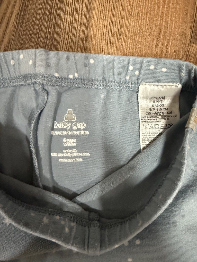 Baby Gap Light Blue Star Leggings (Category: Babies & Kids Fashion) located in Quezon City. Submitted by declutterinclutter (Listing ID 1467406799, Image 2). Description: Size 5T.