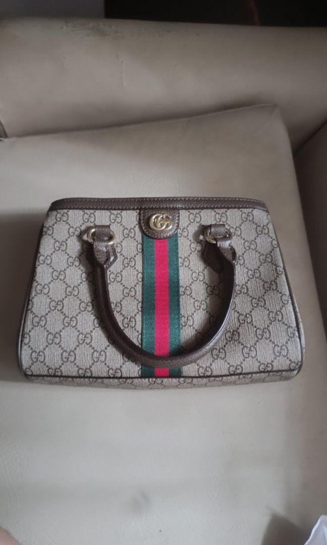 Bag with straps (Category: Cross-body Bags) located in Makati City. Submitted by themarketden (Listing ID 1467404826, Image 1). Description: .