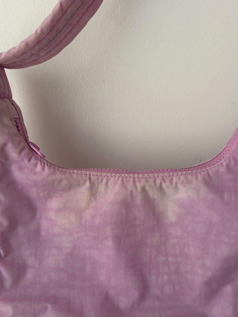 Baggu mini nylon shoulder bag peony (Category: Shoulder Bags) located in Marikina City. Submitted by eggugu (Listing ID 1467398380, Image 3). Description: No major flaws, just a little discoloration from washing Fixed price. Will just keep if no one is willing to buy at the posted price. .