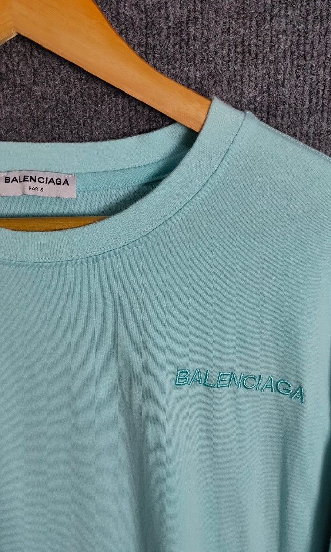 Balenciaga (Category: Tshirts & Polo Shirts ) located in Bolinao. Submitted by tokiya. (Listing ID 1467435691, Image 3). Description: Balenciaga Size XL 23x30.
