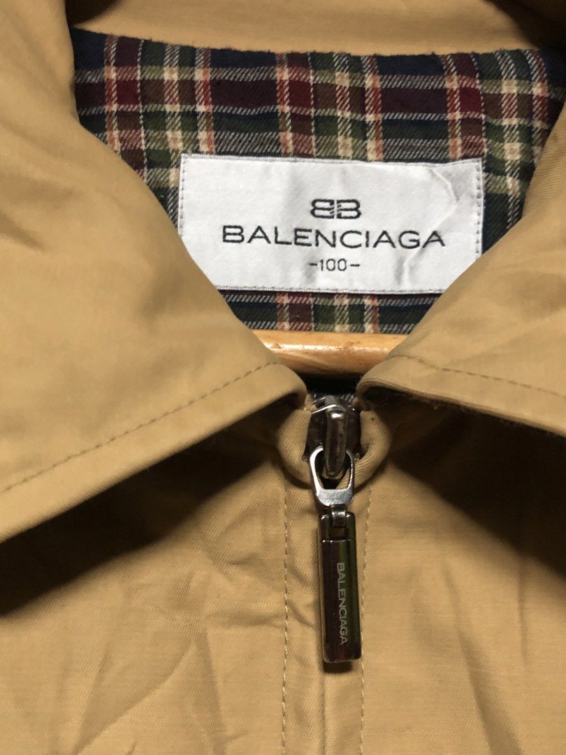 Balenciaga harrington (Category: Coats, Jackets and Outerwear) located in Malaybalay. Submitted by joromsthrift (Listing ID 1467511998, Image 3). Description: -Balenciaga harrington Size: M- L Dimes: 22x27 Excellent condition Color rate: 9.5/10 No issue.