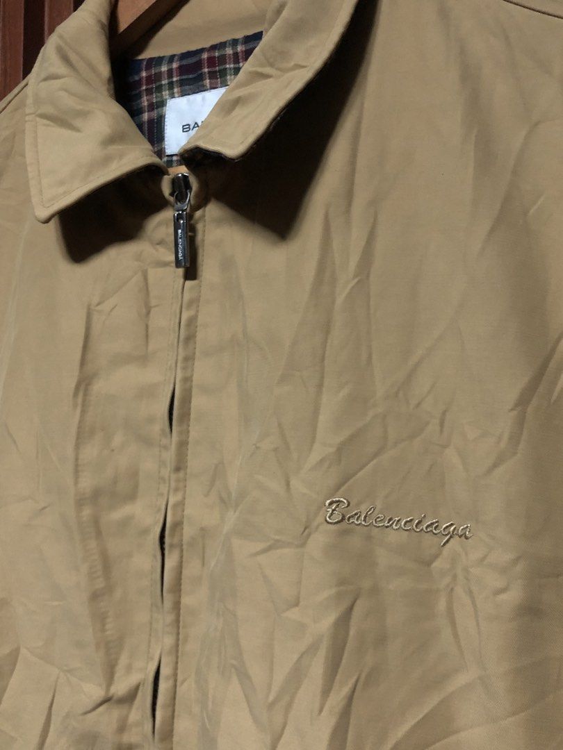 Balenciaga harrington (Category: Coats, Jackets and Outerwear) located in Malaybalay. Submitted by joromsthrift (Listing ID 1467511998, Image 2). Description: -Balenciaga harrington Size: M- L Dimes: 22x27 Excellent condition Color rate: 9.5/10 No issue.
