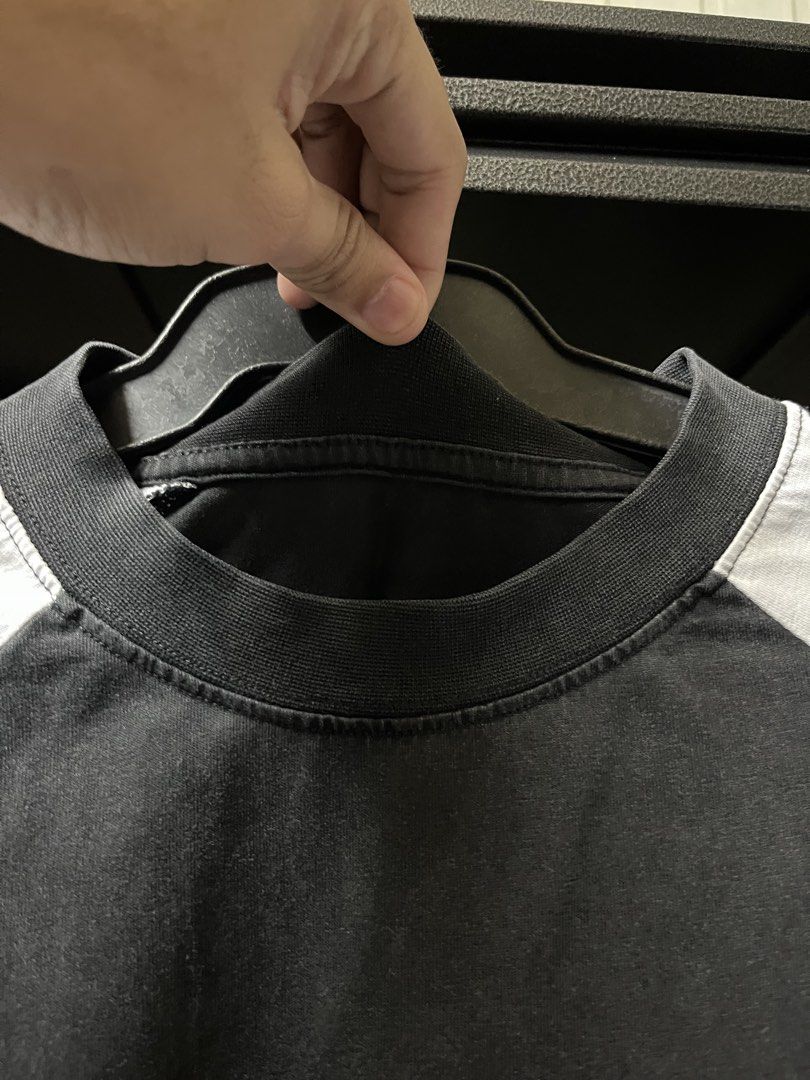Balenciaga Raglan Shirt (Category: Tshirts & Polo Shirts ) located in Muntinlupa City. Submitted by ninenine.collective (Listing ID 1467403518, Image 3). Description: Balenciaga Raglan Shirt 26/28.