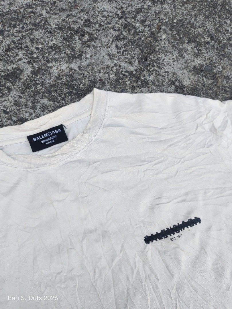 Balenciaga Tee (Category: Tshirts & Polo Shirts ) located in General Santos City (Dadiangas). Submitted by rob_in (Listing ID 1467411913, Image 3). Description: Size Med to Large.