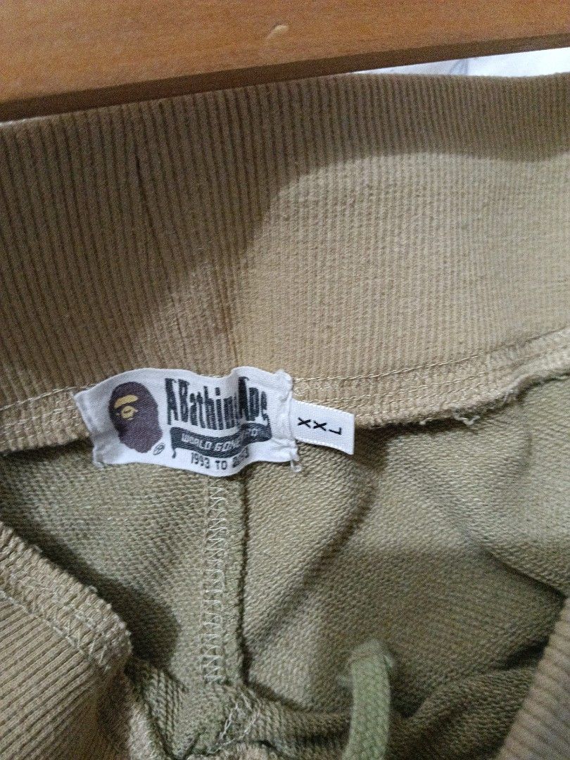 BAPE SHARK (Category: Shorts) located in Masbate. Submitted by arielagost83627 (Listing ID 1467420692, Image 3). Description: Color Rate: 9.7/10 Dimes: 21x34 Issue: None Excellent condition.