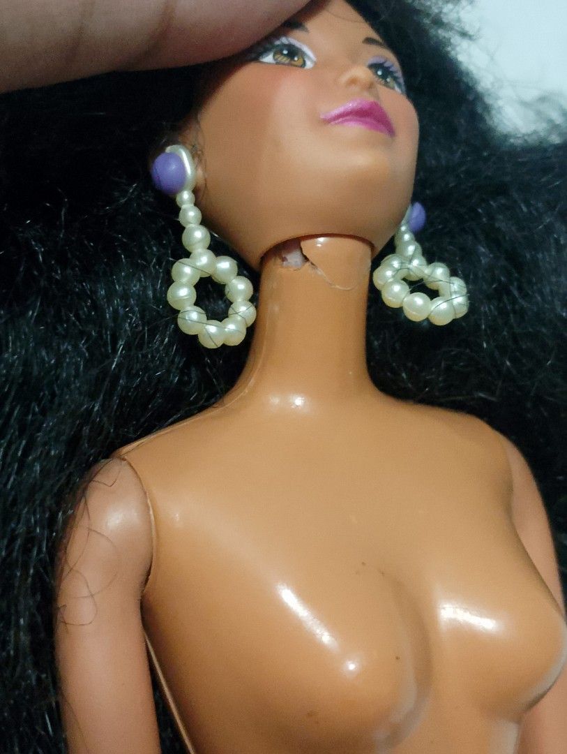 Barbie kira doll (Category: Kids Toys) located in Santo Domingo. Submitted by glitterpinkgloss (Listing ID 1467508575, Image 3). Description: -need hairspa -fixed napo neck niya, becareful nalang, pwede irebody -wyswyg as is -manage your expectations..