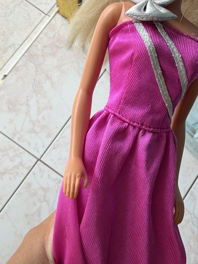 Barbie Sun Jewel 🩷 (Category: Kids Toys) located in Malasiqui. Submitted by ms.pinki (Listing ID 1467460883, Image 2). Description: 𝘽𝙖𝙧𝙗𝙞𝙚 𝙎𝙪𝙣 𝙅𝙚𝙬𝙚𝙡 🩷 ₱380.00 🎀 • no og clothes • no crackneck • has minimal bitemarks • rubber legs.