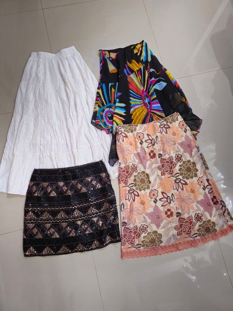 BATCH 3 BUNDLE (Skirts) (Category: Skirts) located in Manila. Submitted by vintage_revo.ph (Listing ID 1467452392, Image 1). Description: ✨️BATCH 3 ✨️ (Skirt) Looking for sulit finds without spending too much? This is your sign to shop! 🛍️💗 💖 BUNDLE DEALS ARE AVAILABLE! 📦 Buy more, save more! 🚚 Possible FREE SHIPPING or EXTRA DISCOUNT for bundle orders!.