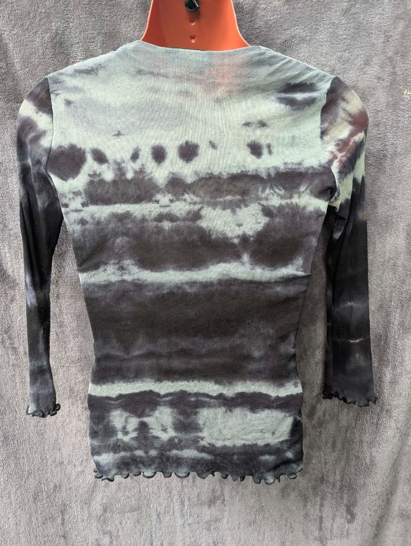 Bebe longsleeves itted grey black small (Category: Others Tops) located in San Carlos. Submitted by khaisser07 (Listing ID 1467387743, Image 3). Description: Bebe y2k, size small Price 1200 shipped .