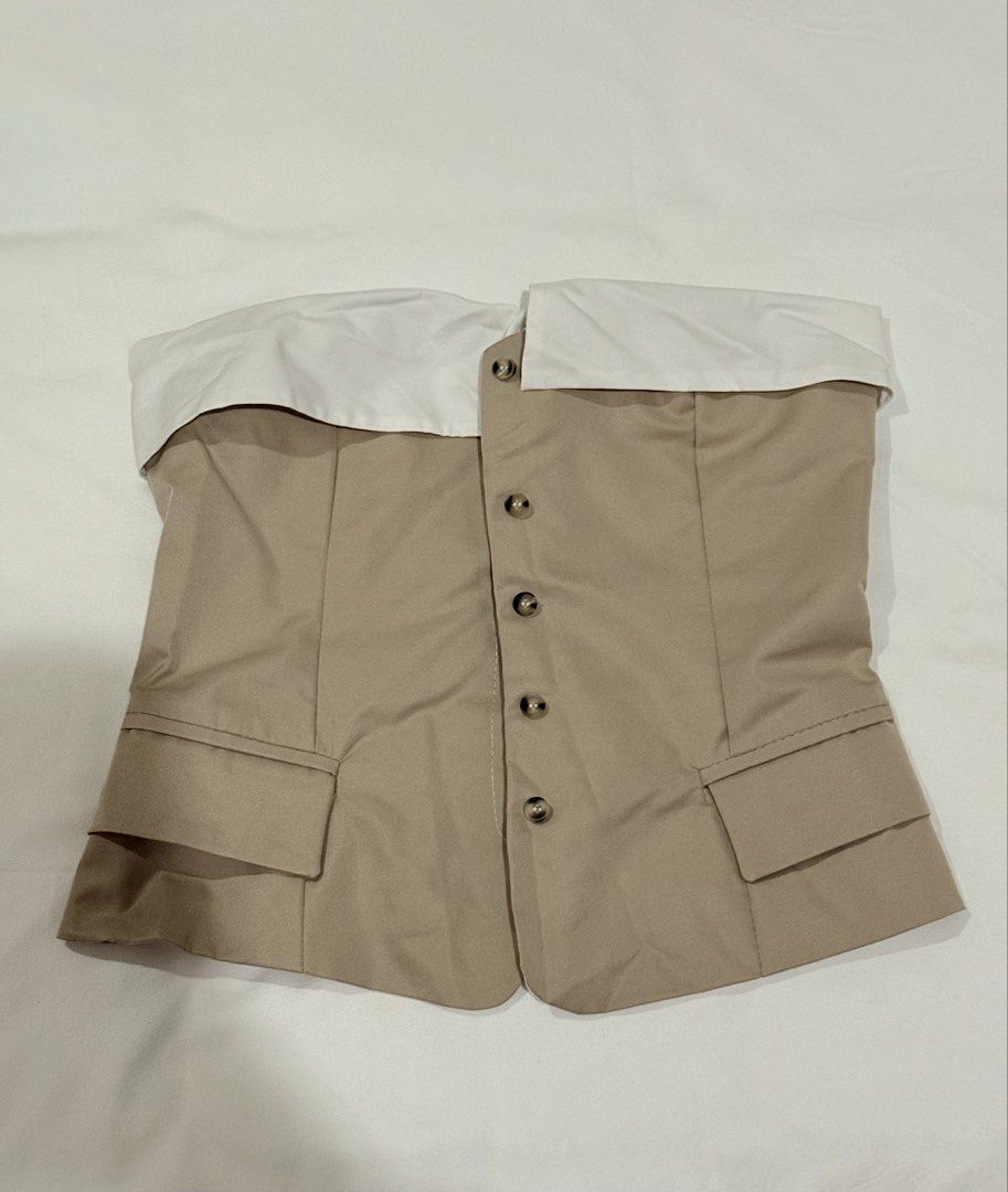 Beige & White Button Down Tube Top (Category: Sleeveless) located in Pasig City. Submitted by mxvxt (Listing ID 1467453962, Image 2). Description: 〰 brand new, never been used 〰 fits XS-S frame 〰 cute & dainty european summer top! 〰 rfs: decluttering .