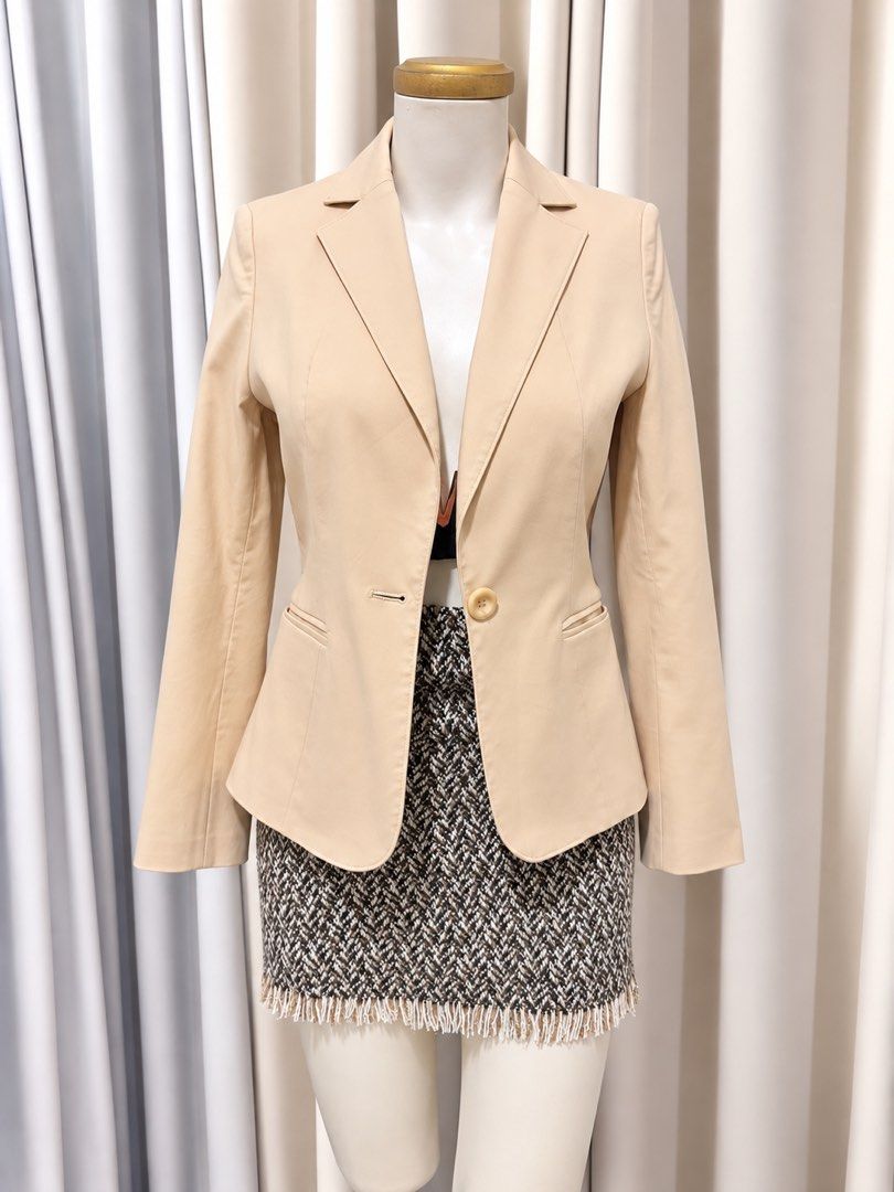 Beige Pure cotton blazer (Category: Coats, Jackets and Outerwear) located in Taguig. Submitted by vm.co (Listing ID 1467368327, Image 1). Description: .
