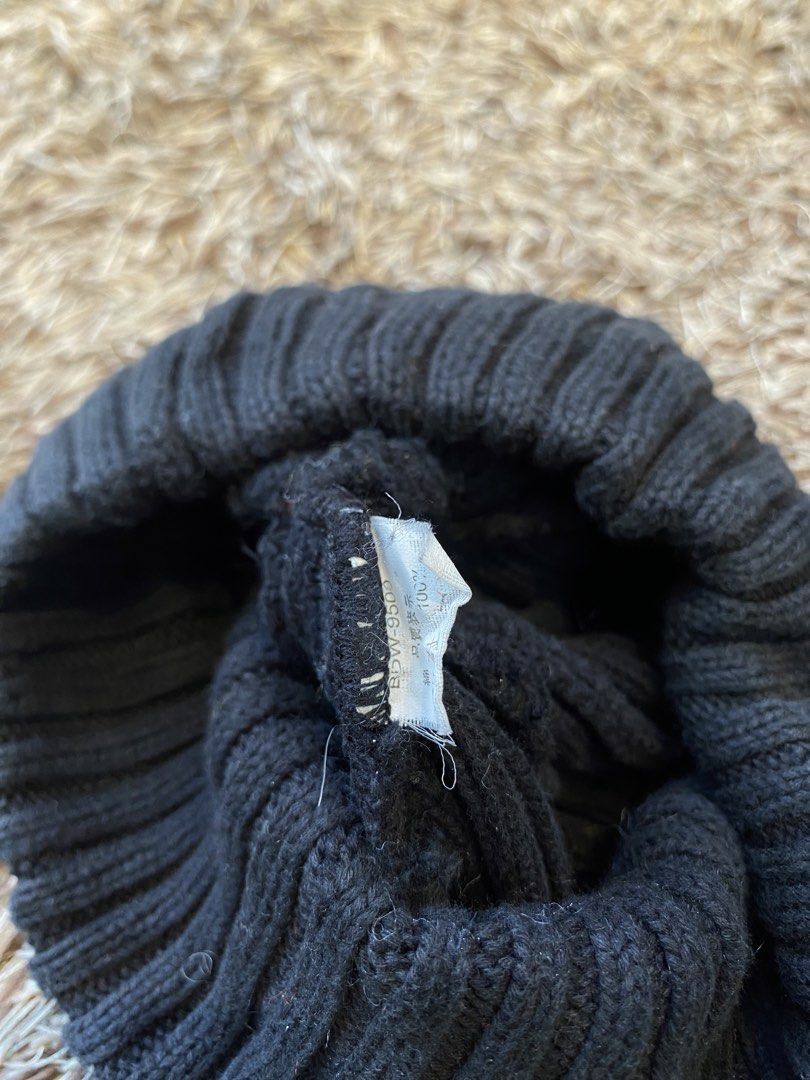 Ben Davis (Category: Beanies) located in Alegria. Submitted by thriftedpinas (Listing ID 1467477110, Image 3). Description: Ben davis Condition : 9/10 Php : 300.