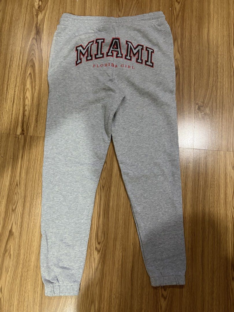 Bershka Jogger Pants (Category: Other Bottoms) located in San Pedro. Submitted by nikkiabc.777 (Listing ID 1467405967, Image 3). Description: Bershka Jogger Pants - size: Medium; waist 27-29 - used; no flaws - garterized; all garters are okay.