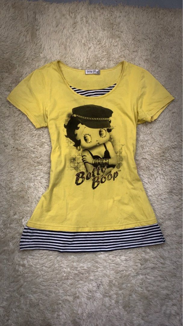 Betty boop (Category: Activewear) located in Aloran. Submitted by cowskin_927 (Listing ID 1467595456, Image 1). Description: Betty boop Size medium No flaws.