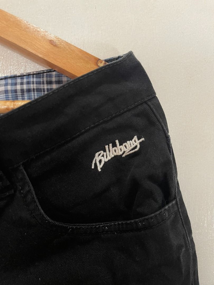 BILLABONG BLACK DENIM SHORTS (Category: Shorts) located in Manila. Submitted by ako.si.lemmor (Listing ID 1467420401, Image 2). Description: This item is authentic and personal used. Waistline: 33-36in Length: 18.5in Color rate: 8/10 Issue: Slight color fade Shipping at your own cost or pickup Mandaluyong..
