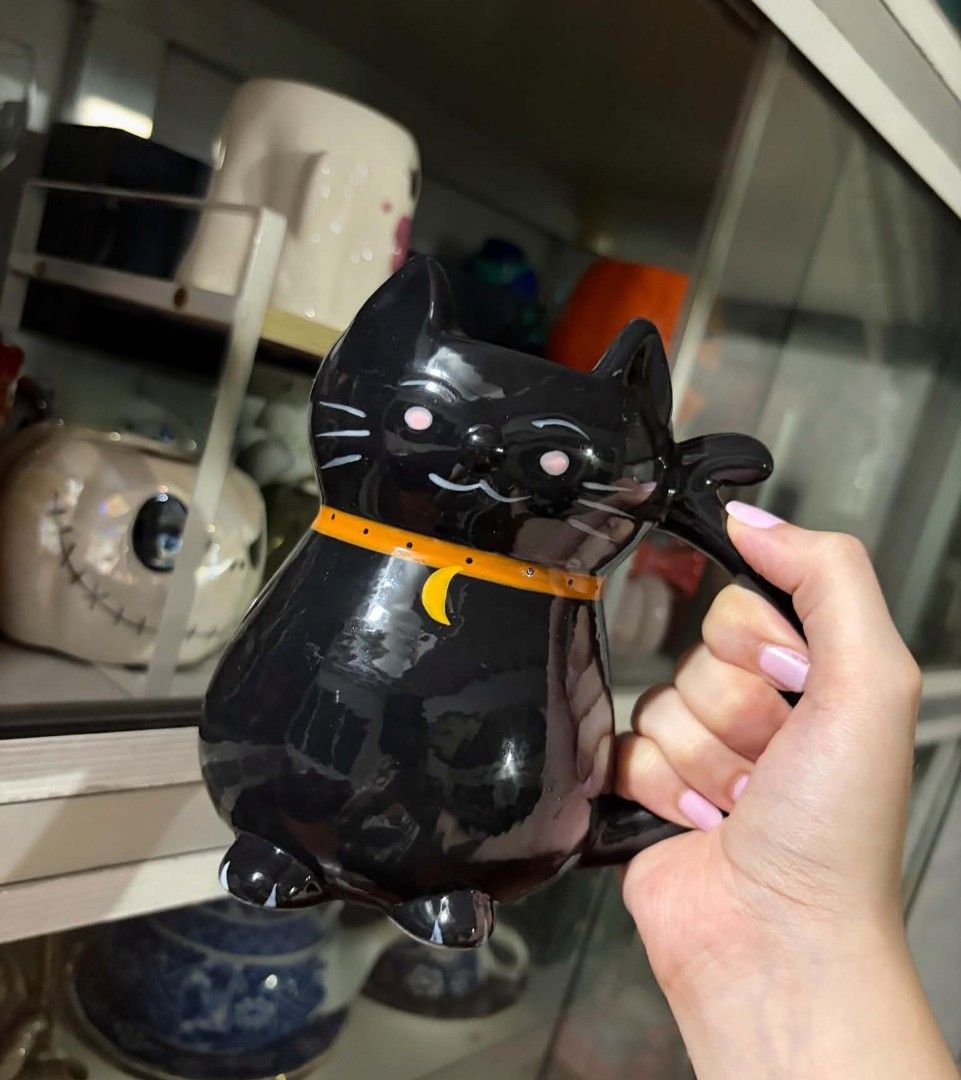 Black Cat Mug (Category: Coffee & Tea Tableware) located in Catbalogan. Submitted by kancollects (Listing ID 1467485209, Image 1). Description: Never Used, Displayed Only.