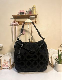 (Category: ) located in . Submitted by thriftniyuno (Listing ID 1467487331, Image 1). Description: .