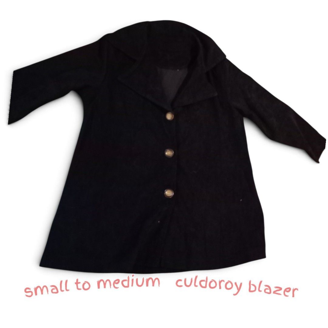 Black Corduroy Blazer Small to Medium (Category: Coats, Jackets and Outerwear) located in Manila. Submitted by crustynico23 (Listing ID 1467384503, Image 1). Description: - Color: Black - Material: Corduroy - Details: Three tortoiseshell buttons, lapel collar, structured fit - Best for: Cooler weather layering - Size: Fits small to medium frames.