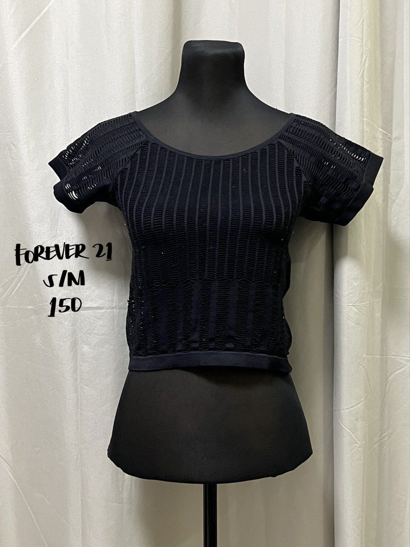 Black crop top (Category: Blouses) located in Las Pinas. Submitted by jilanah (Listing ID 1467571963, Image 1). Description: .